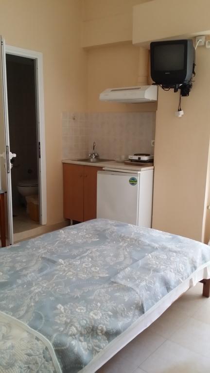 Foivos Hotell Loutrá Edipsoú Eksteriør bilde